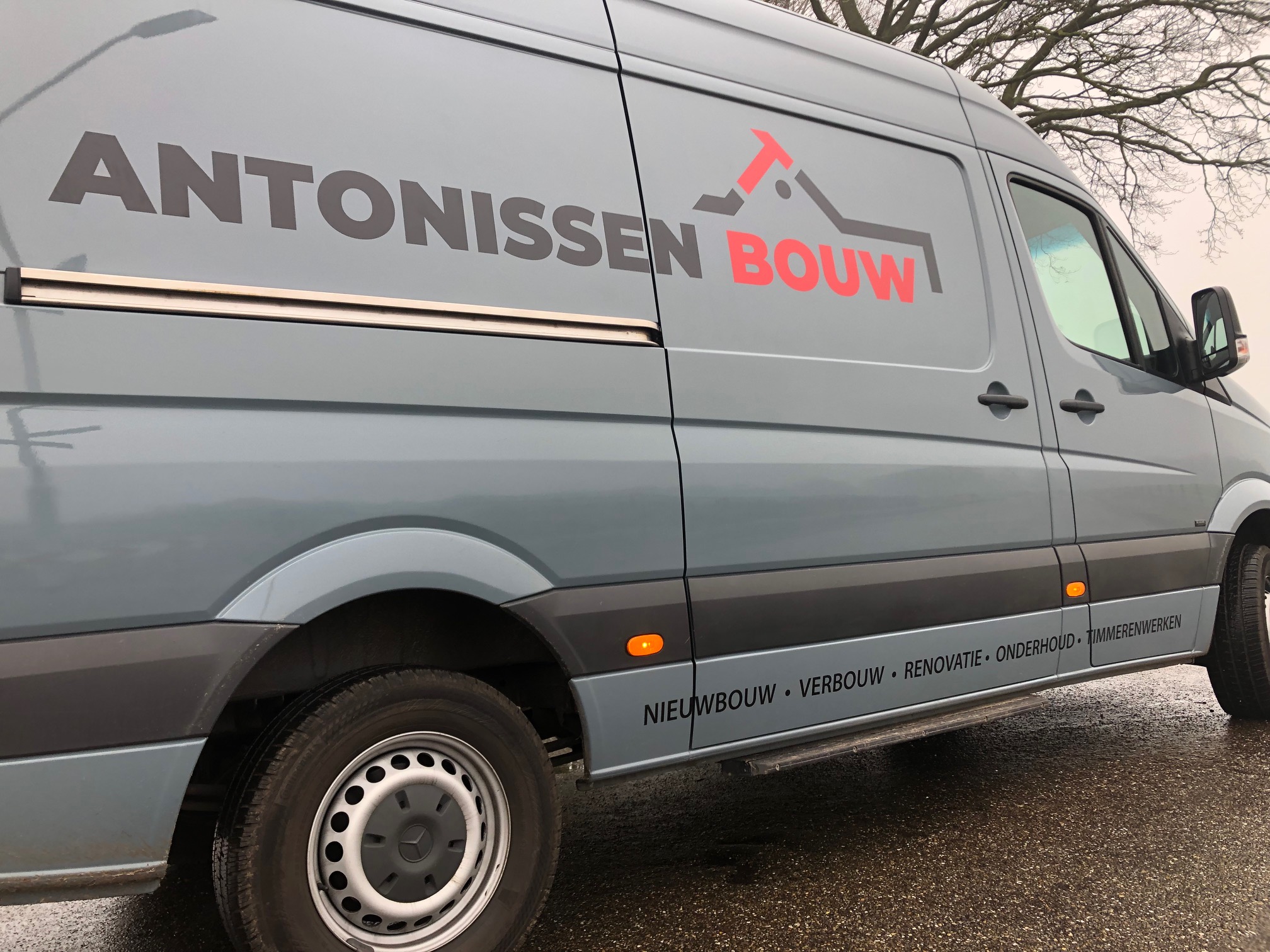 Busbelettering Bouwbedrijf Antonissen Lierop